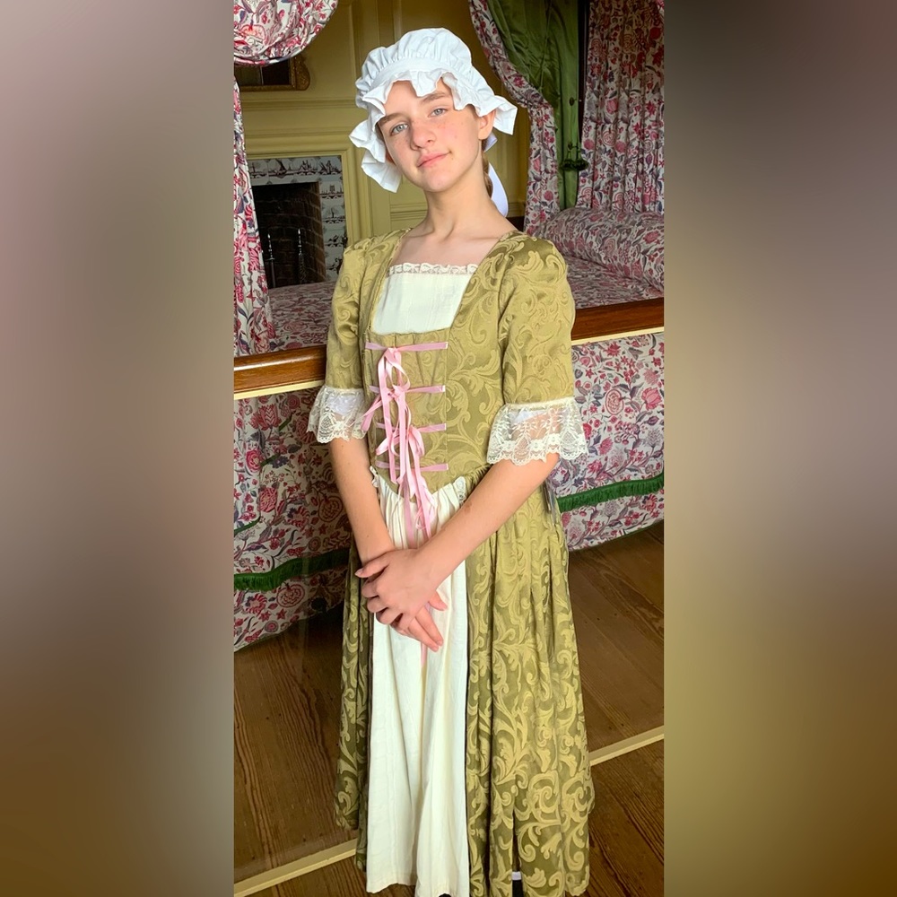 Period 18th century costume Colonial dress gown for girl